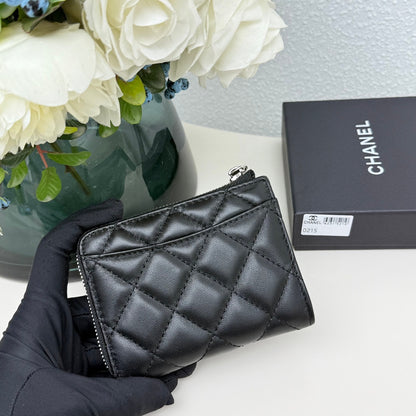 【シャネル】使いやすさ抜群！クラシック ジップ コインパース