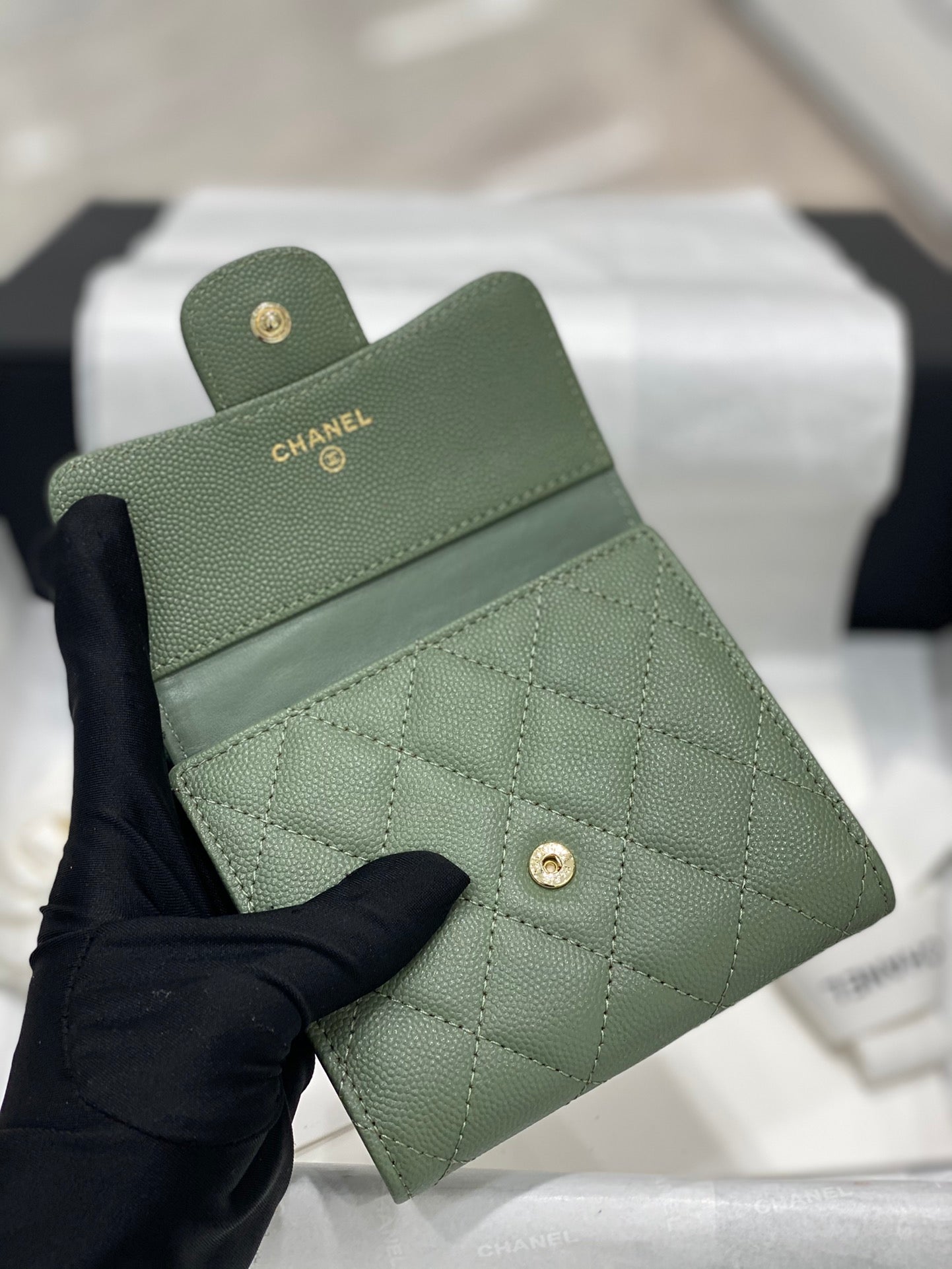 【シャネル】大人気コンパクト ♪マトラッセ♪三つ折り財布 キャビアスキン5色