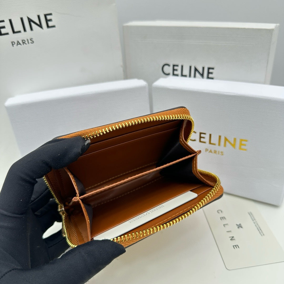 【セリーヌ】春夏シーズン必見！大人の洗練スタイル