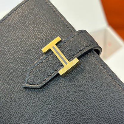 【エルメス】入手困難☆短い折りたたみ財布 希少な入荷☆黒