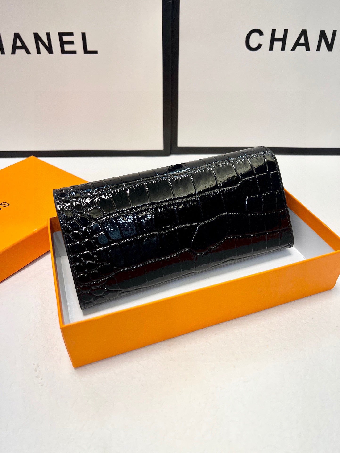 【エルメス】新作長財布 シャイニークロコ ノワール/金具