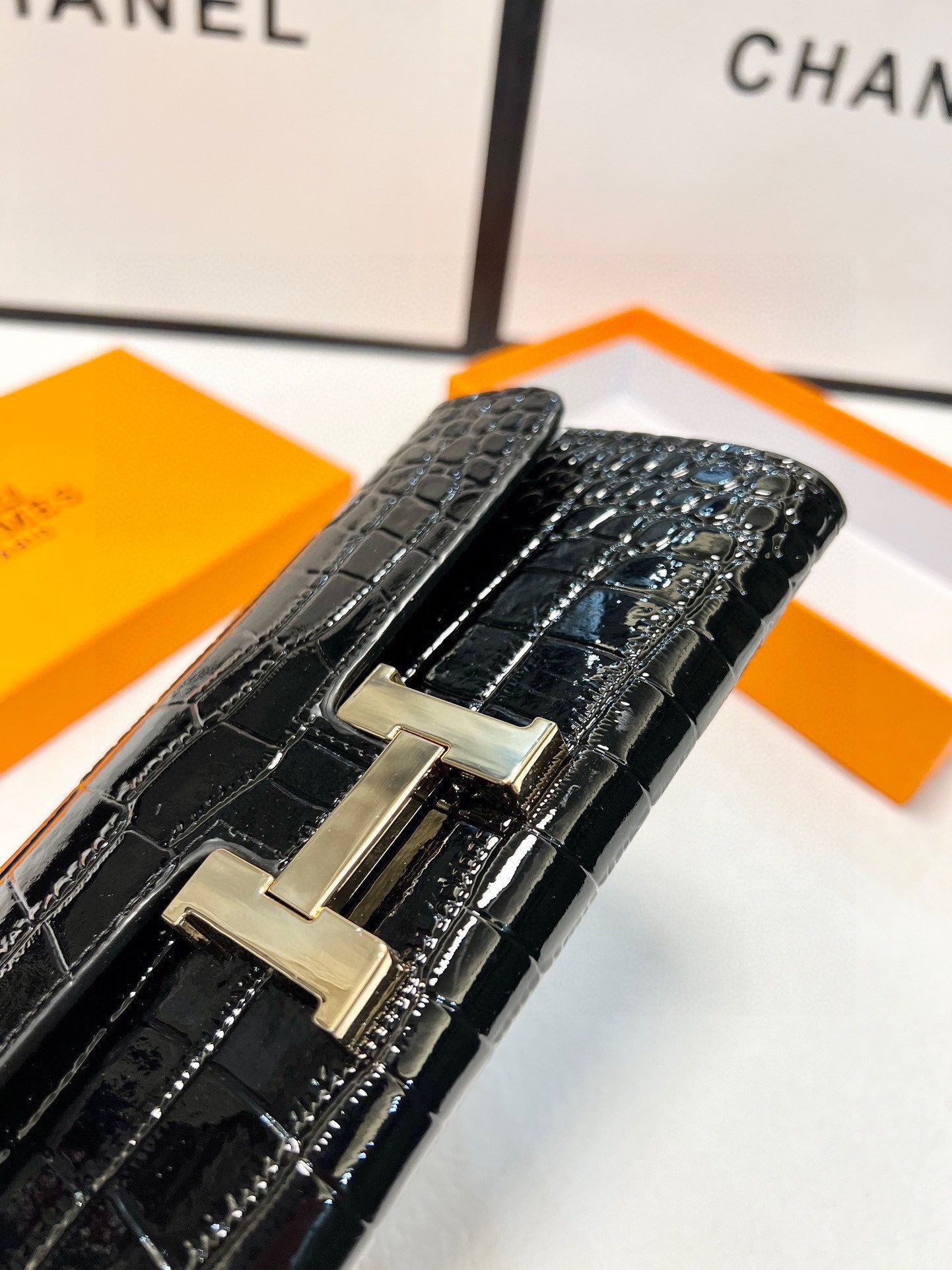 【エルメス】新作長財布 シャイニークロコ ノワール/金具