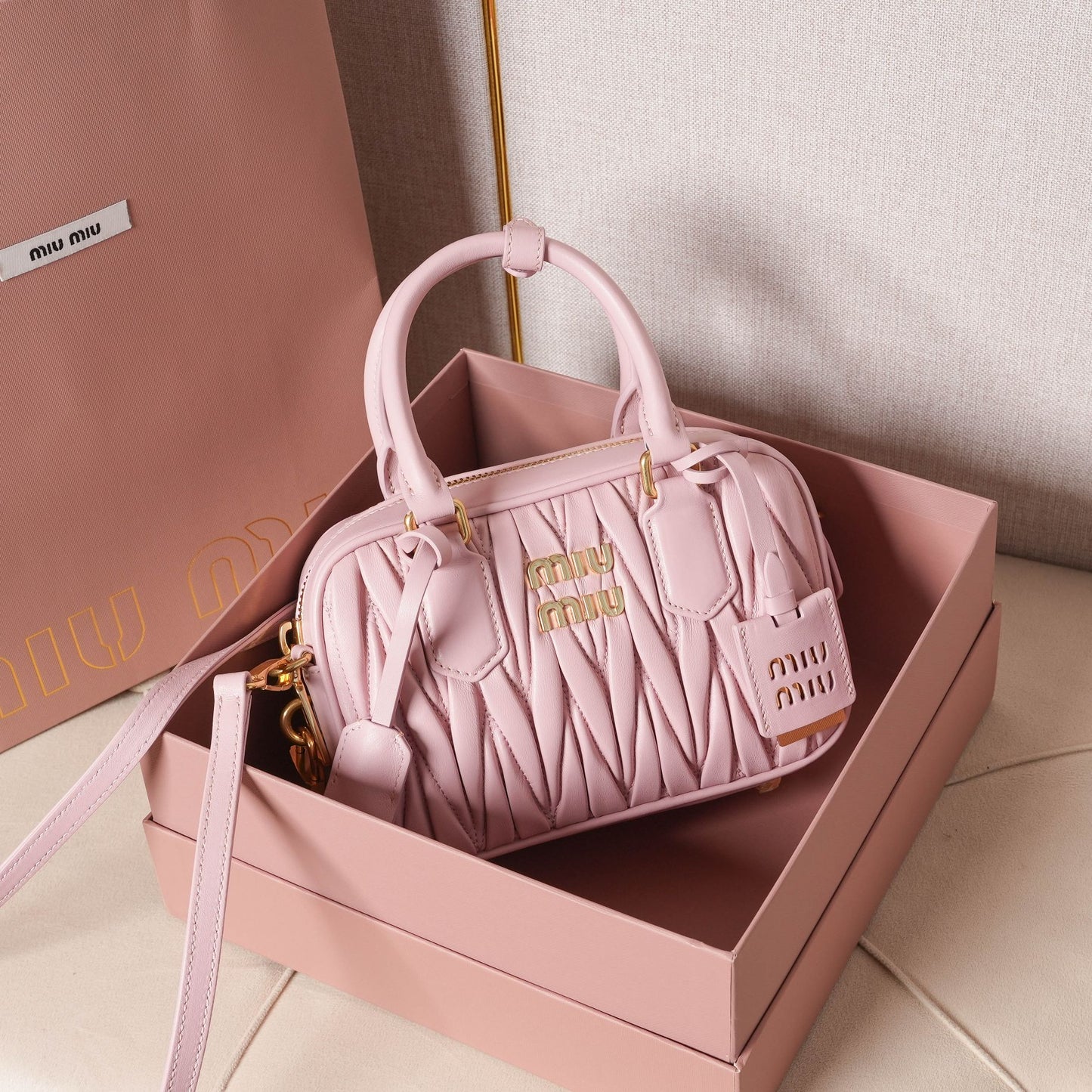 【ミュウミュウ】アルカディ マテラッセ レザー バッグ スモール 8色