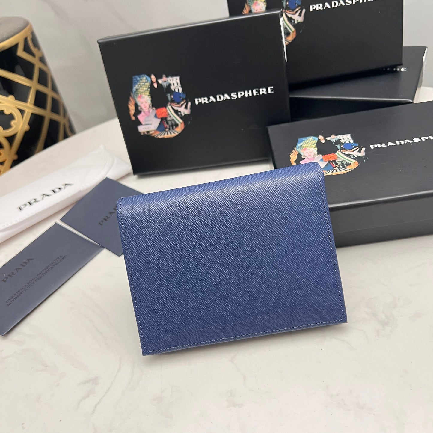 【プラダ】サフィアーノレザー使用 三角ロゴコインパース 春限定カラー展開中