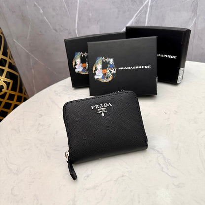 【プラダ】女性に人気のミニコインパース エレガントな印象 今だけ特価