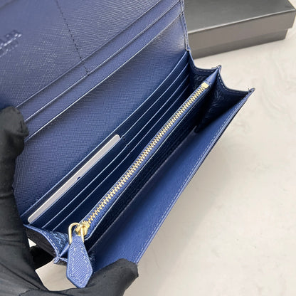 【プラダ】新作長財布 サフィアーノ素材で高級感満点