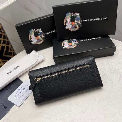 【プラダ】新作長財布 サフィアーノ素材で高級感満点