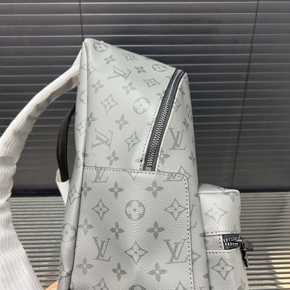 【ルイヴィトン】★ディスカバリー｜大容量で収納力抜群、どんなシーンにも最適♪数量限定販売中