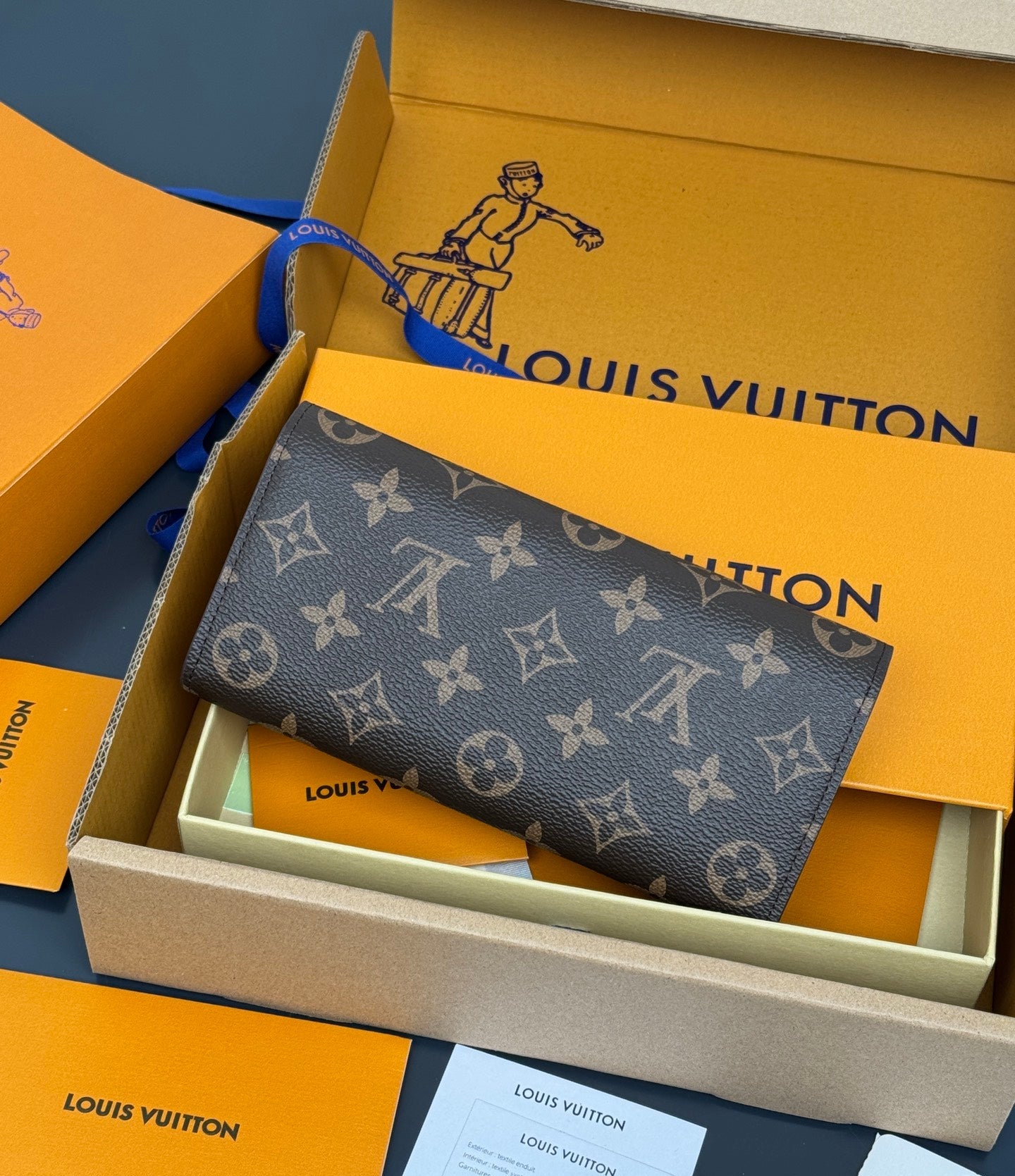 【ルイヴィトン】大人気☆  ポルトフォイユ・エミリー 財布 ギフト8色