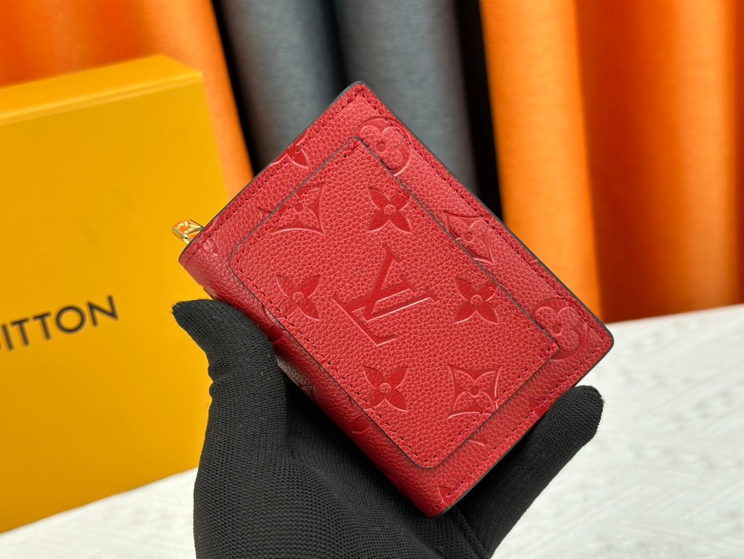 【ルイヴィトン】エンボス加工が美しい コンパクト財布 春の限定カラー