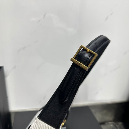 【サンローラン】LEA57ショルダーバッグ 軽量＆カジュアル 数量限定