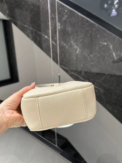 【サンローラン】LE5A7 BABY ソフト グレインレザー