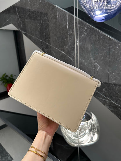 【サンローラン】スムースレザーのサンセットミディアム