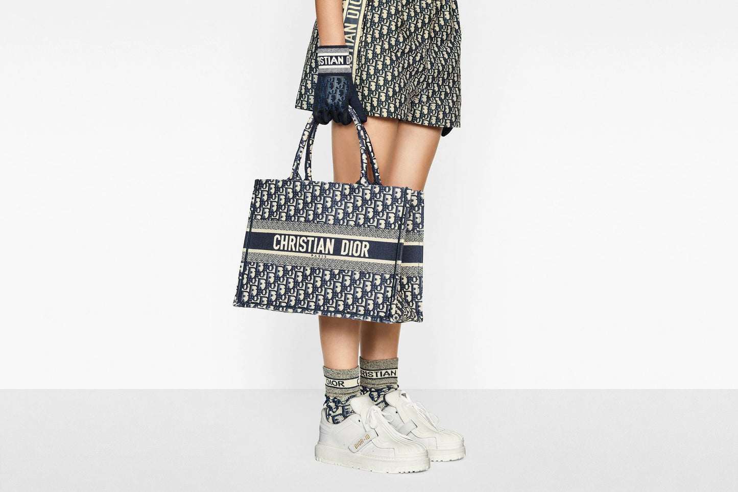 【ディオール】◆大人気 BOOK TOTE 定番柄刺繍 トートバッグ-3 sizes